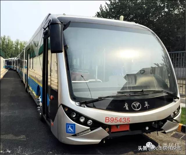 北京首批无人驾驶公交车上线运营,北京绿色公交车视频