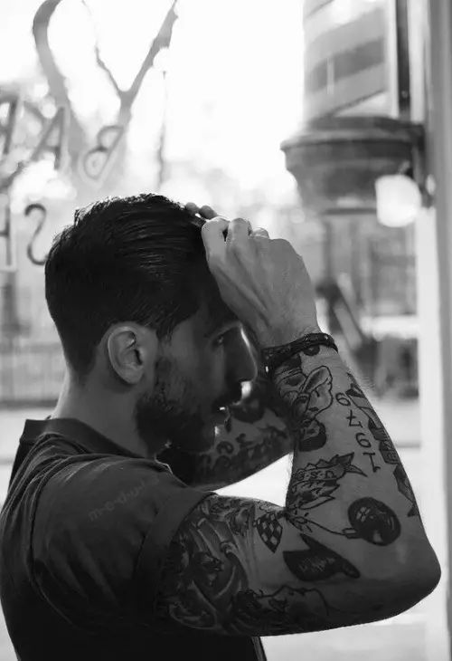 专业的纹身师纹身是不是不痛,十年纹身爱好者讲解纹身