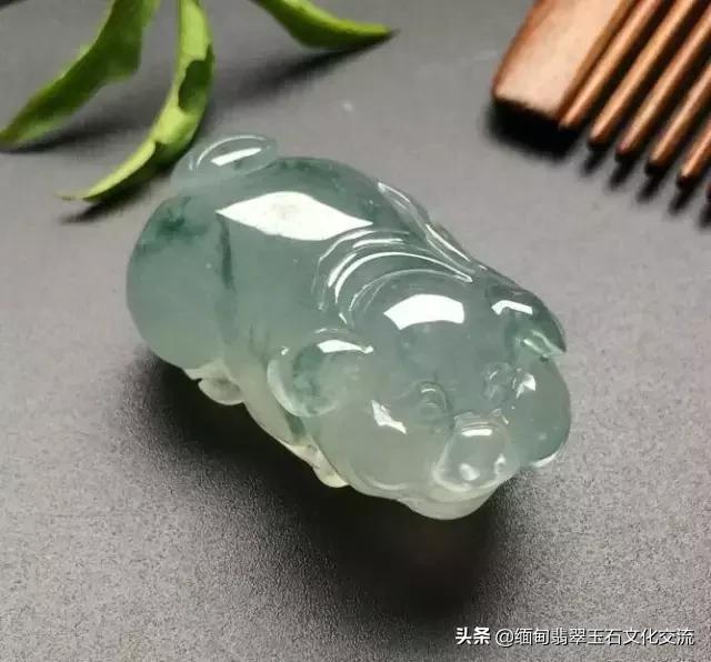 翡翠雕刻房子造型寓意,翡翠雕刻蚂蚁和虫子寓意