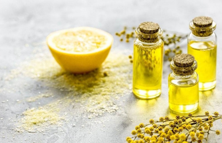 化妆品精油的功效和使用方法,精油可以当护肤品用吗