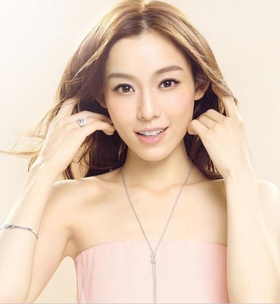 梁静茹承认离婚前火速删了几条微博：她遭受的打击不输夫妻离散