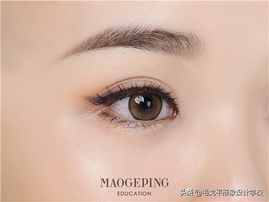 甜美公主风妆容,洋气又显可爱的妆容