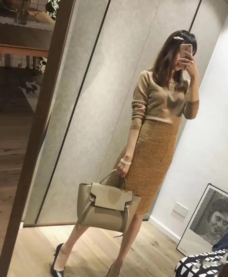 秋冬都适用的包包推荐,包包秋冬适合咖啡色还是卡其色