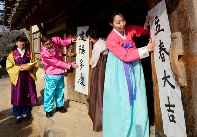 韩国人写韩字,韩国人评价韩字