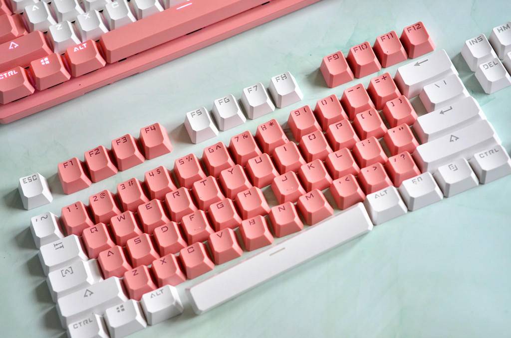 一款让女士心动的键盘,双飞燕f200q血手幽灵光轴机械键盘