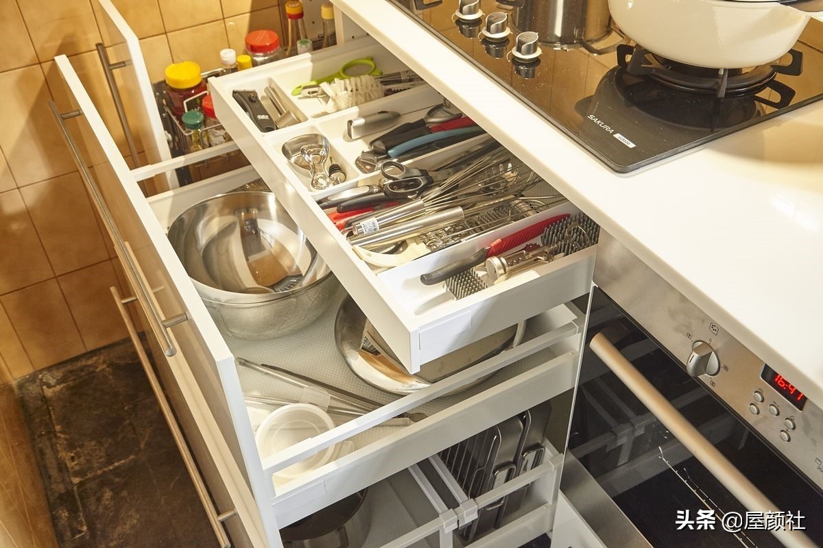 旧厨房灶台翻新最简单方法,姐弟农村老房改造