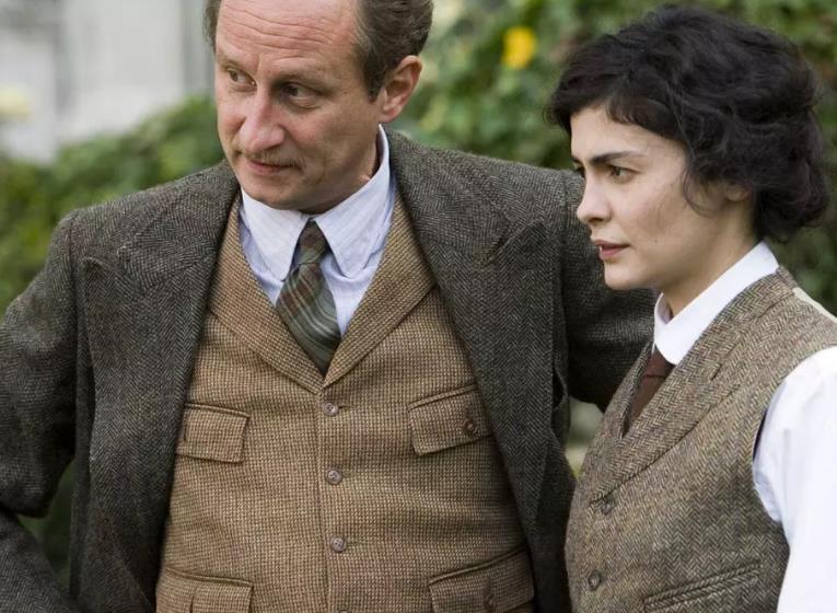 时尚界翘楚香奈儿离开修道院,时尚女王香奈儿的一生