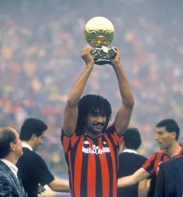 金球那些事儿:1987年,古力特——横空出世的黑郁金香全能战士