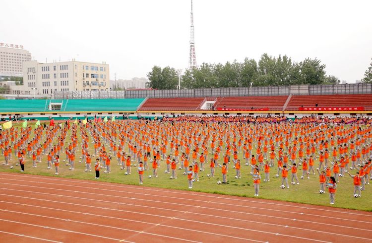 名校就是不一样,许昌市建设路小学2019年春季运动会开幕式美爆了