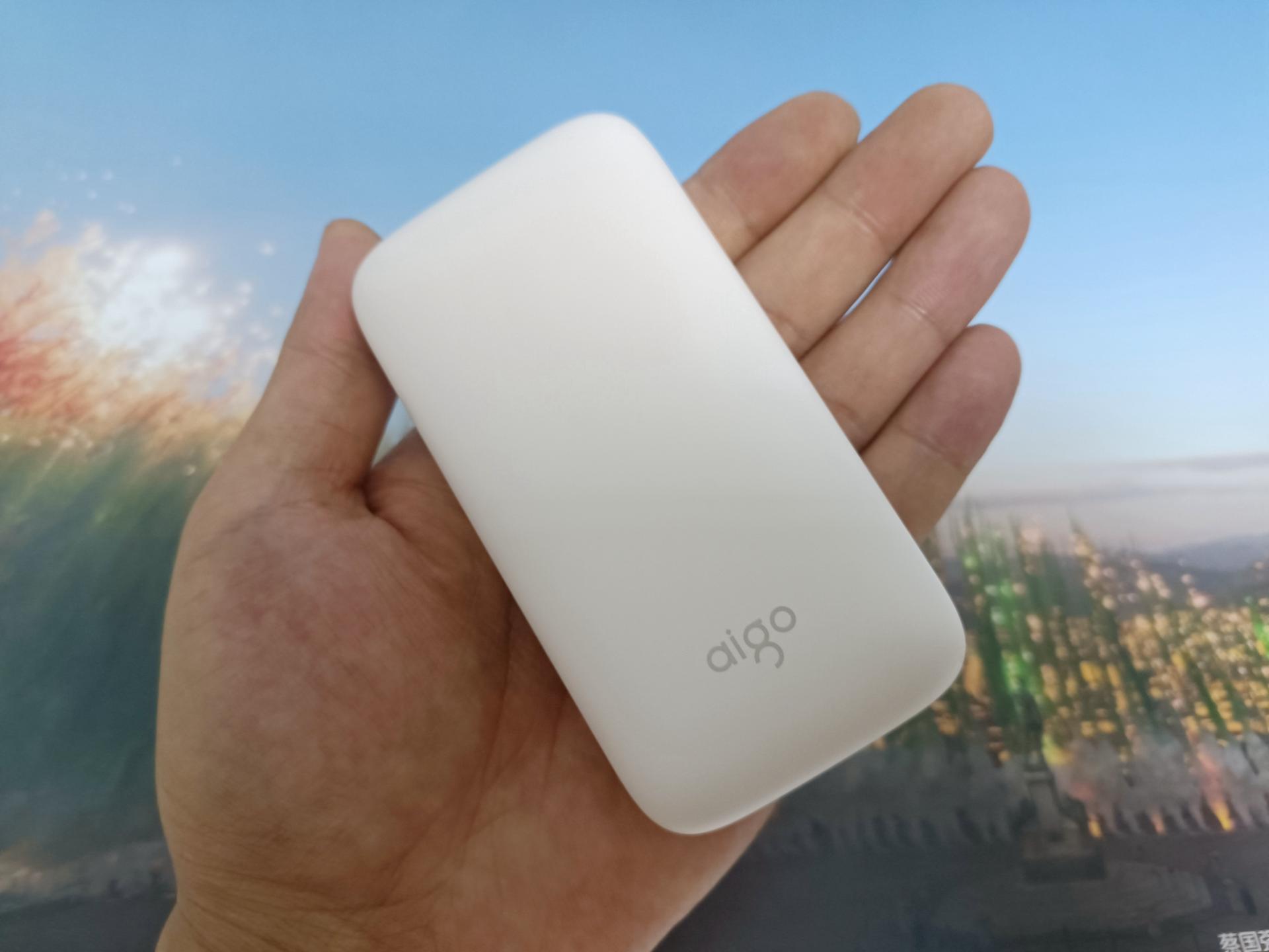 aigo爱国者充电宝10000毫安mini,aigo爱国者充电宝如何使用