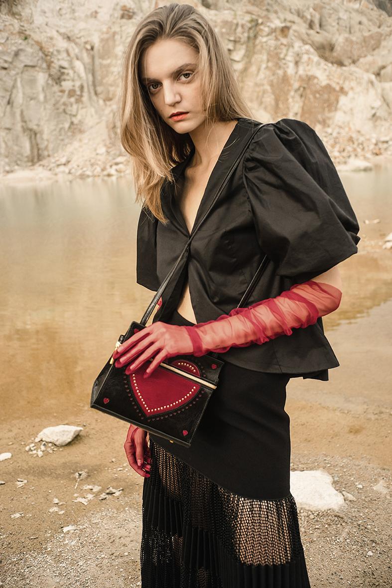 陈乔恩同款铆钉包,陈乔恩同款的包