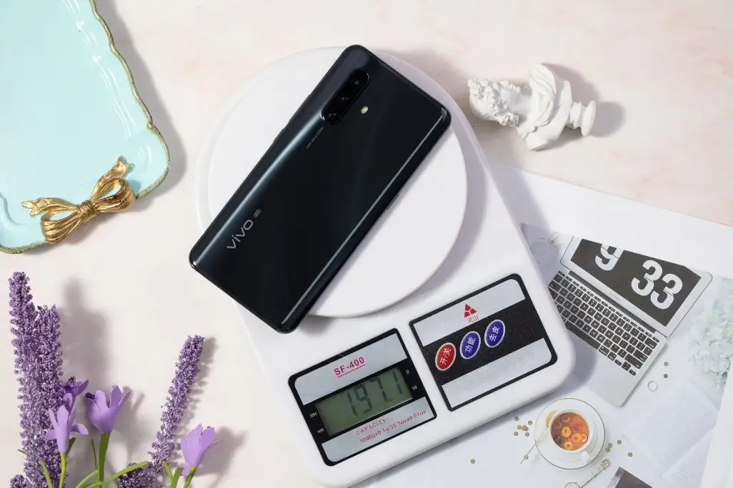 vivox30手机测评骁龙处理器,vivox30潜望式超远摄双模5g