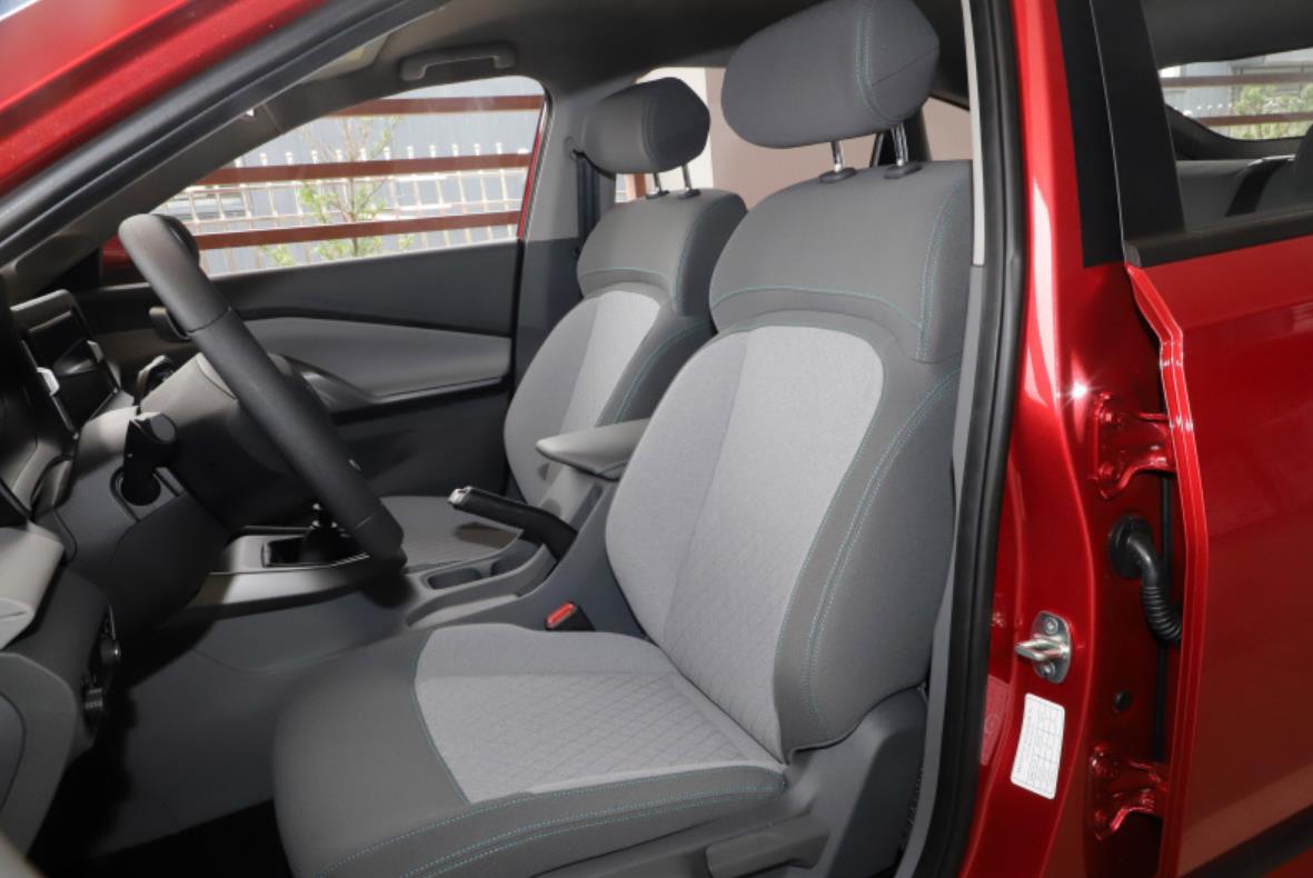 同重量的轿车和suv哪个省油,15万买强实力家用车买这4款准没错