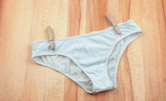 女生*裤内**发黄发硬还有怪味道？这几个异常信号一定要小心了