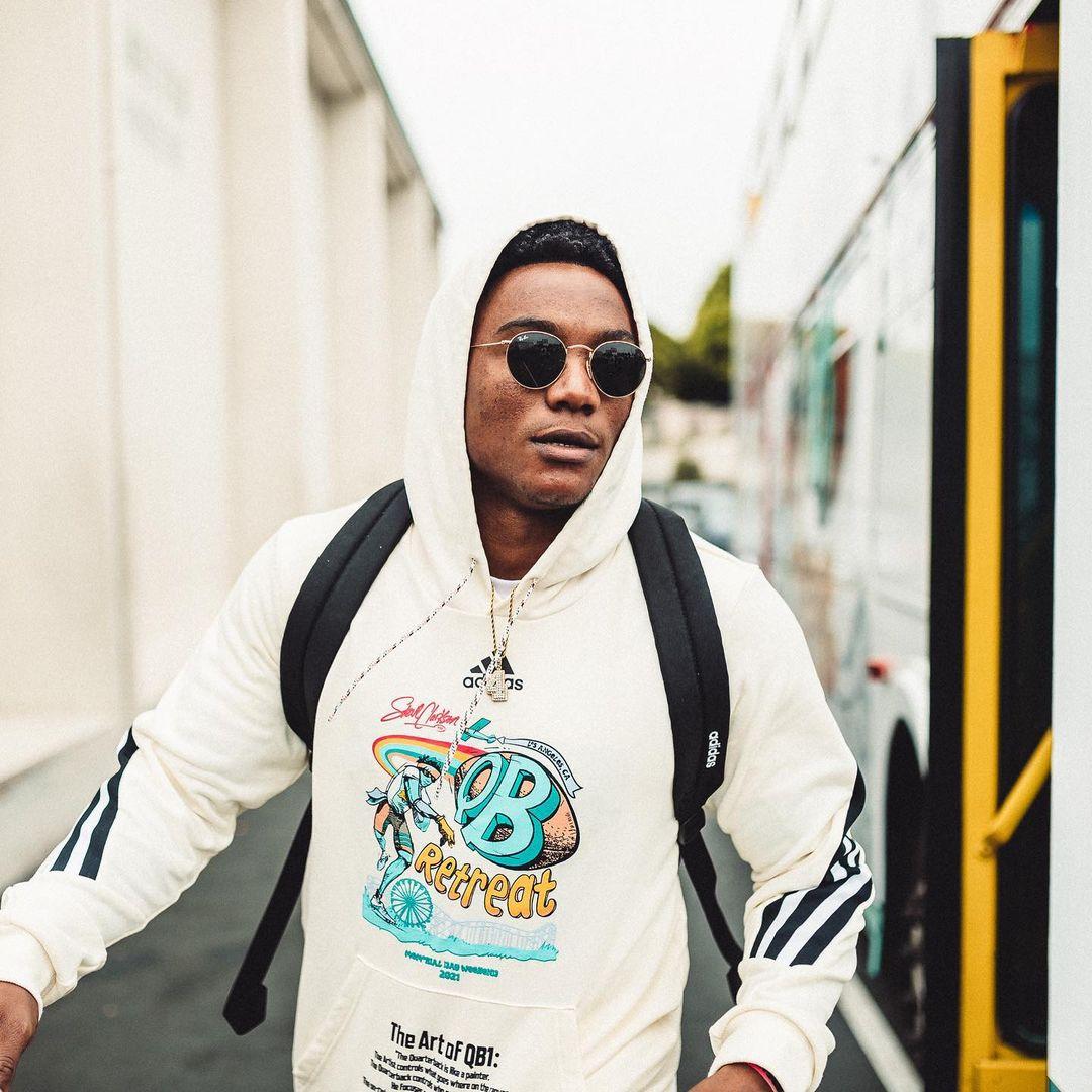 新青年！美国大学生运动员的百年“解放运动”