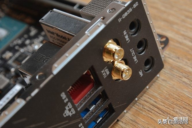 mini-ITX主板该怎么做成旗舰？来看看技嘉Z490IAORUSULTRA