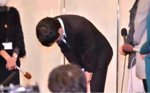 日本女星佐佐木希被曝将离婚，上亿豪宅当赡养费，丈夫曾多次出轨