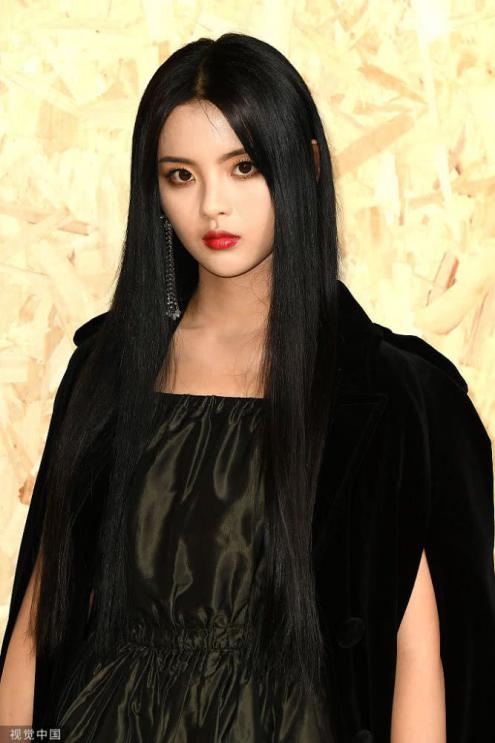 长相普通女孩和漂亮女孩,周冬雨杨超越早期视频