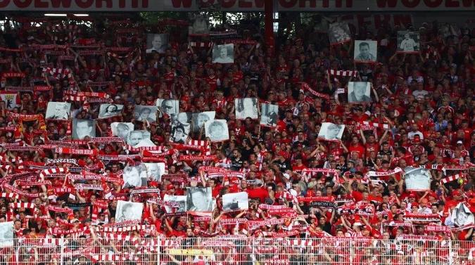 维猜逝世纪录片,维猜去世球员痛哭