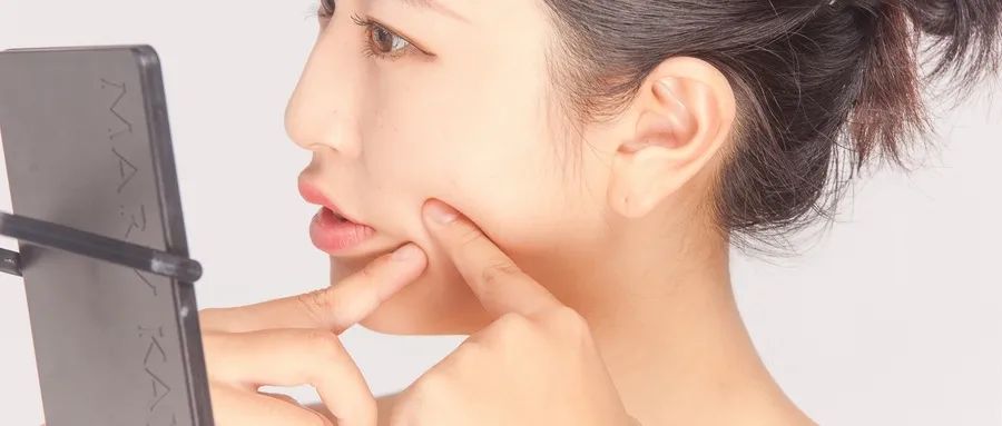 爱挤痘痘和黑头是什么病,为什么有些人喜欢挤黑头
