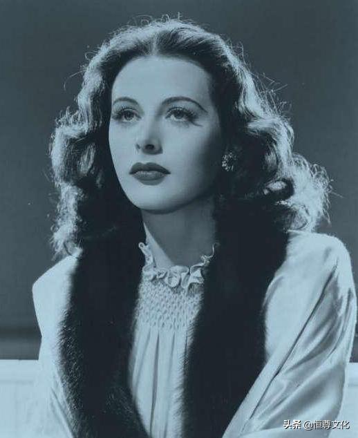 世界首位全裸女演员：嫁给*火军**商，研究无线电技术，竟成WiFi之母