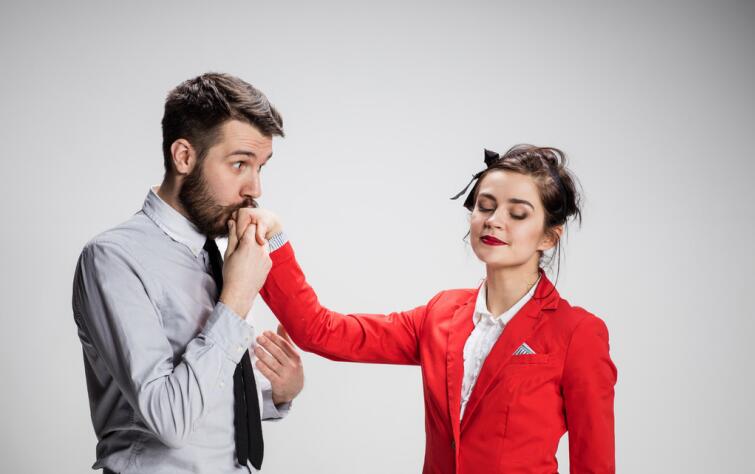 如果领导当众训斥你，你该怎么办？高情商的人会做这3件事