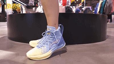 女生篮球手型,打篮球新手怎么选鞋