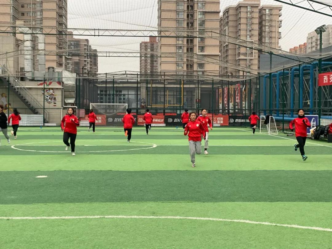 足球女裁判员,西安女子足球培训班