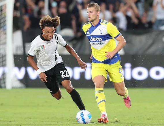 尤文32逆转那不勒斯,尤文3:2逆转马竞视频