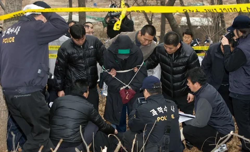 号称韩国“最帅”杀手：专挑*袜丝**女下手，女性还都爱跟他走