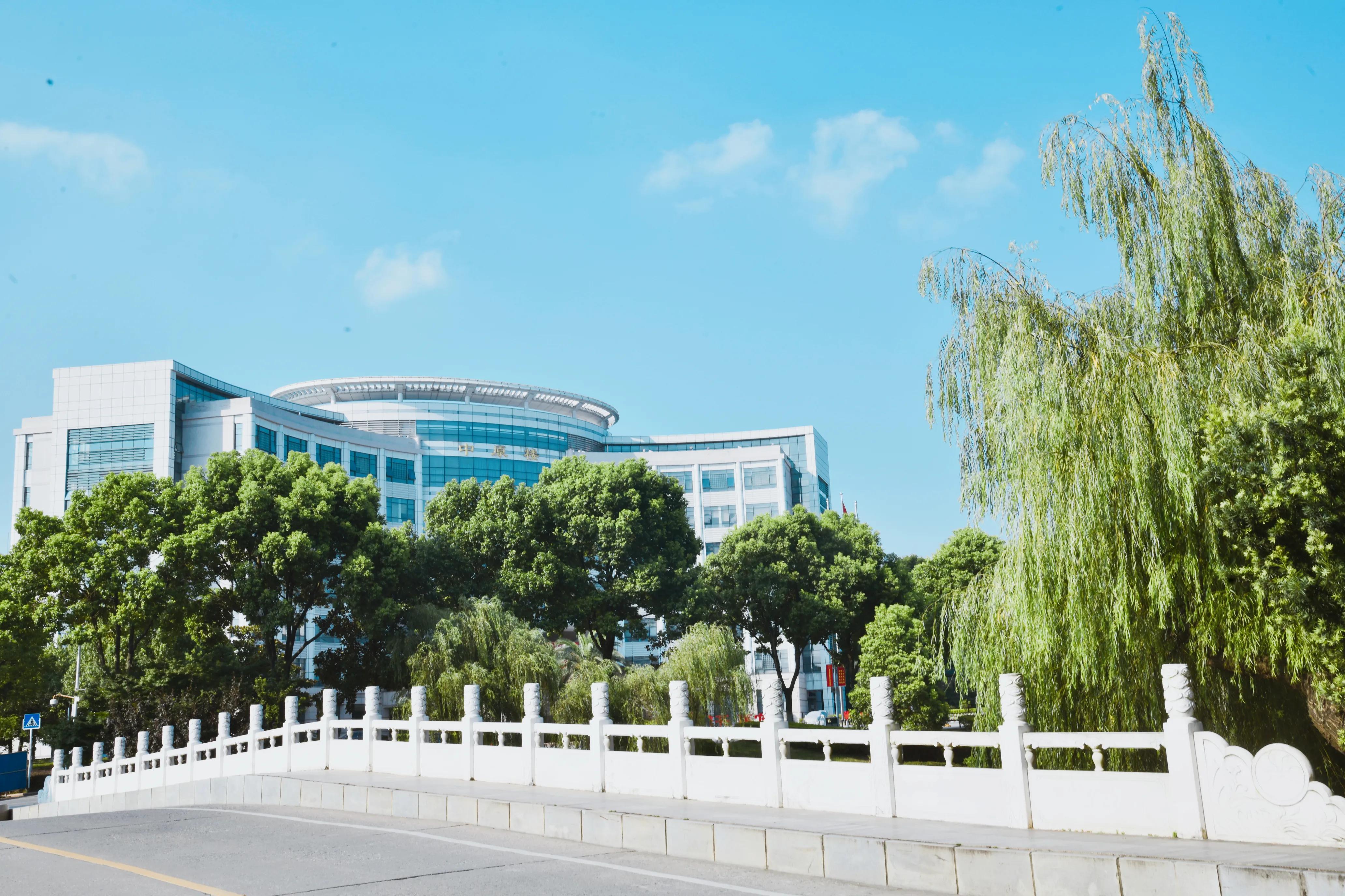 武汉大学谁最漂亮,武汉最美丽的高校