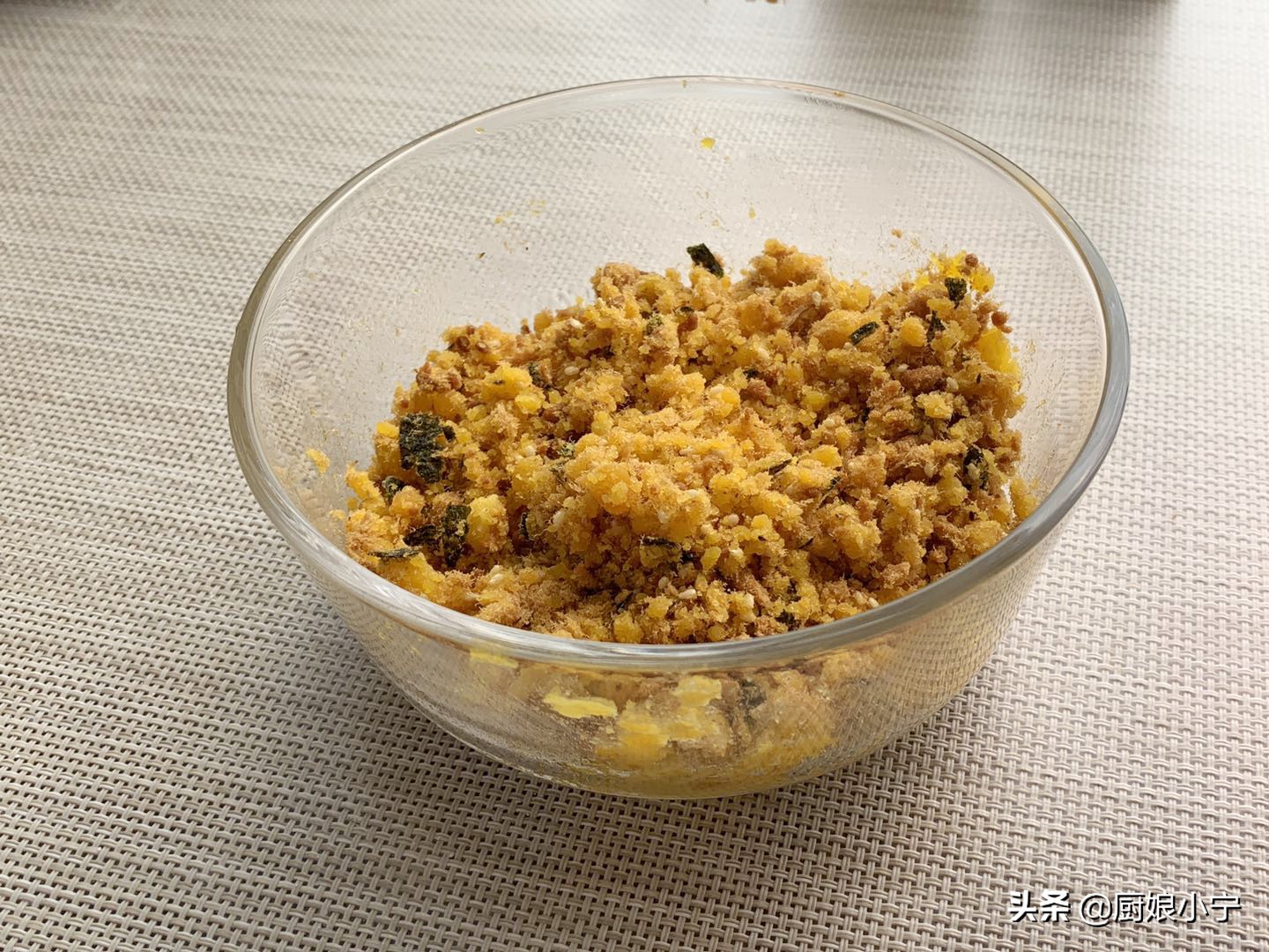 清明节吃青团青团该怎么做,清明节做的青团