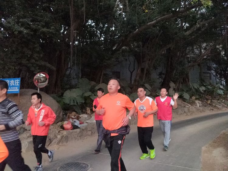 魅力深马，微马同行！六约微马助力深圳国际马拉松