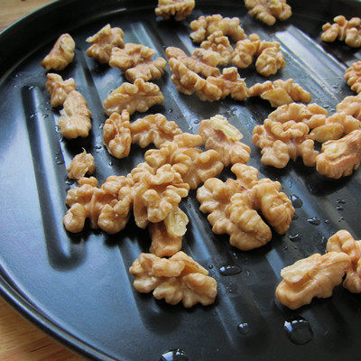 孩子们喜爱的零食,琥珀桃仁小零食