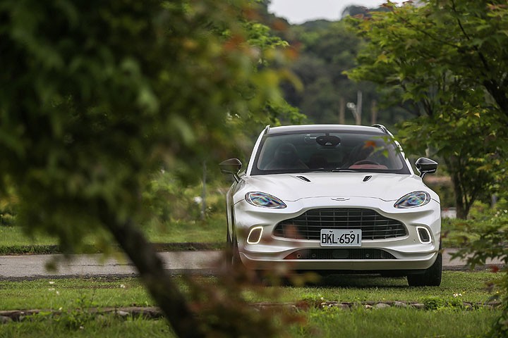 第一次试驾阿斯顿马丁dbx原型车,阿斯顿马丁dbx1913试驾