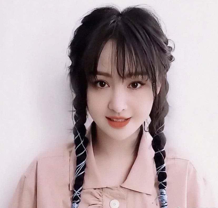 郑爽成为到货主播?携手央视主播共同助力户湖北,爽妹子无敌了!