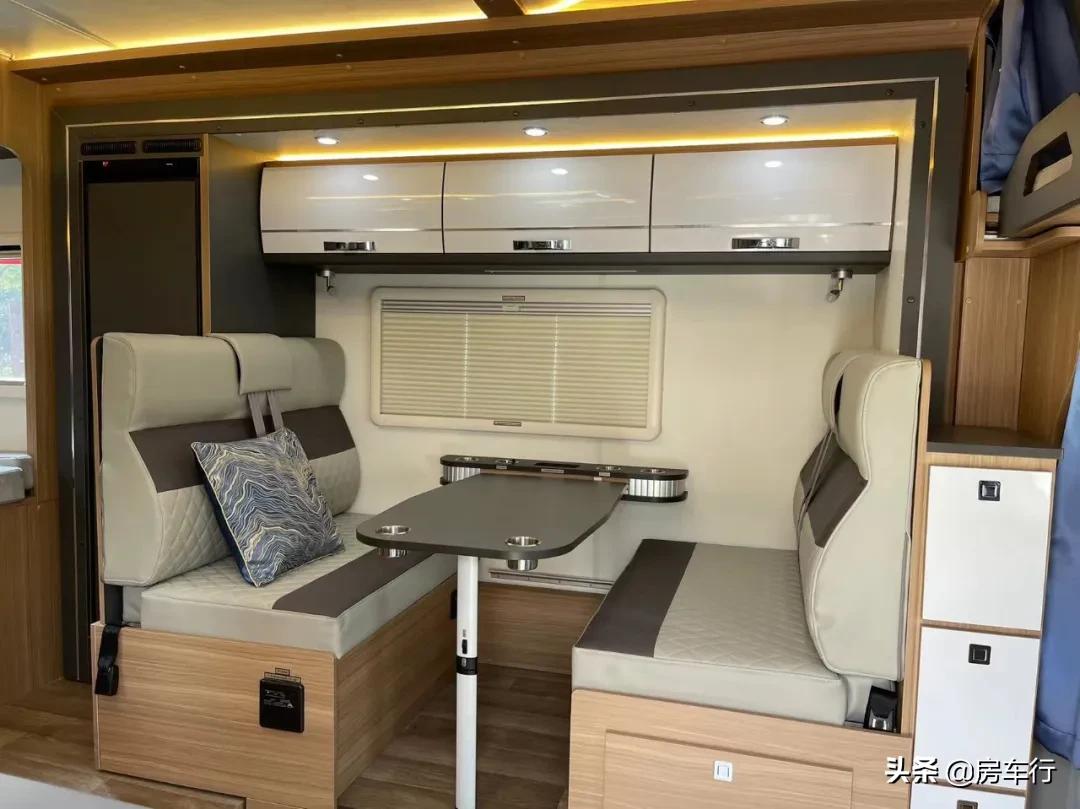 进口依维柯69.99W起，双拓展+全铝车身，云游新车也太香了