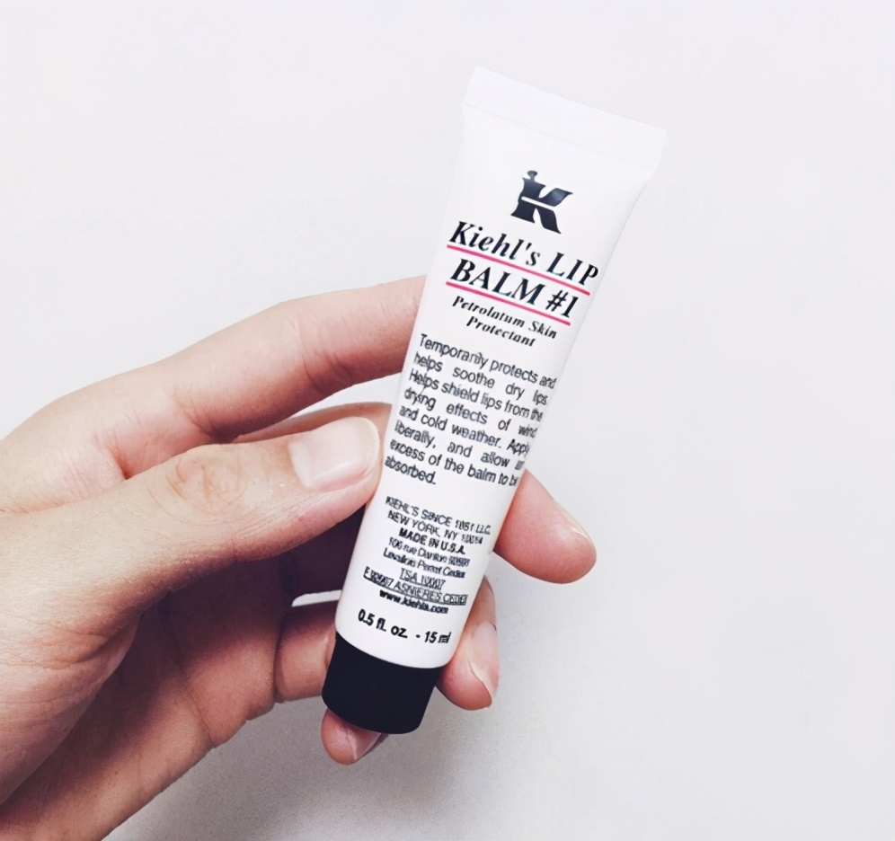 针对嘴唇起皮的润唇膏推荐,嘴唇干燥起皮用什么润唇膏最好