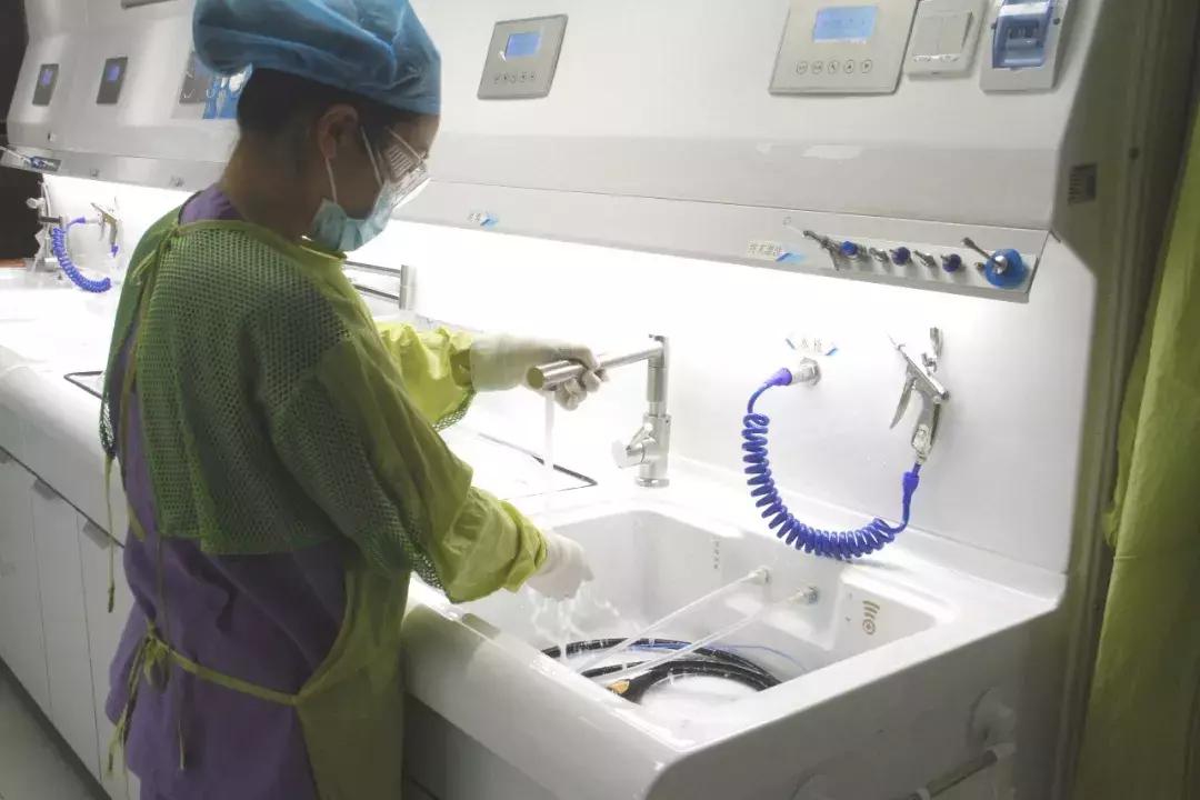 无痛胃肠镜时为啥特需治疗,无痛胃肠镜是等你睡着了才开始吗