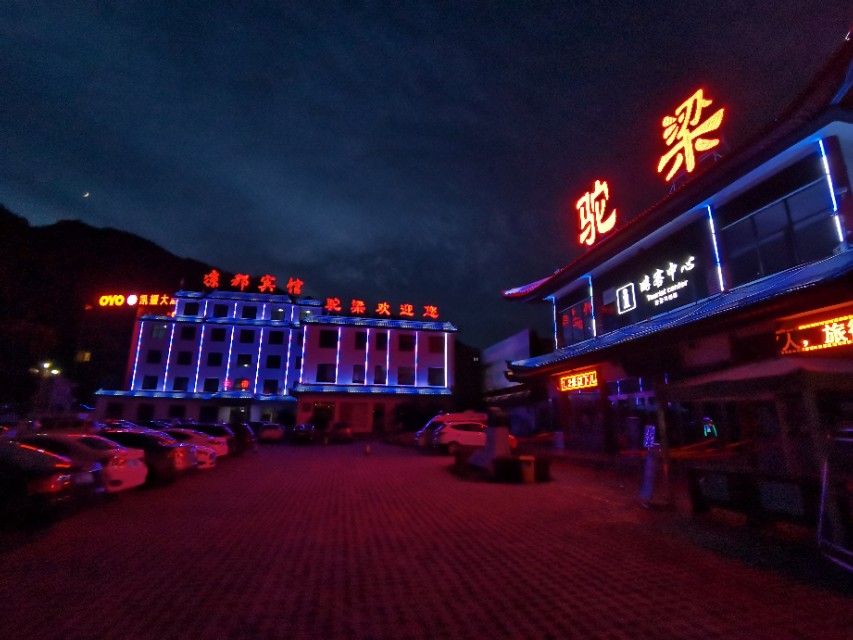 宿在驼梁，感受一种无忧的生活/郝贵云