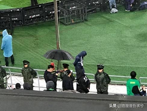当过兵的战友，你如何评价07式*用军**雨衣？