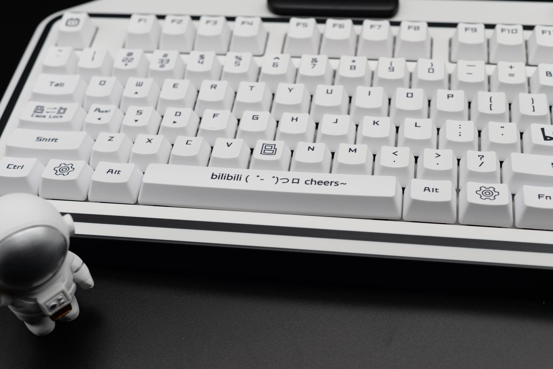 ikbc机械键盘红轴与akko红轴,ikbc樱桃轴机械键盘推荐