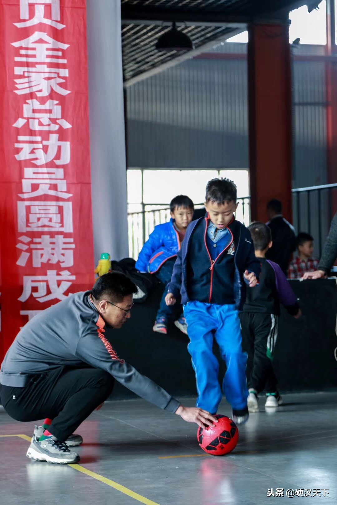 昆仑决儿童组,孩子昆仑决总决赛拼搏