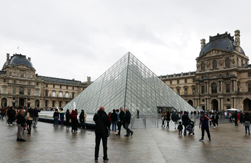 游读西方艺术（１）卢浮宫的《萨莫色雷斯胜利女神》也叫“Nike”