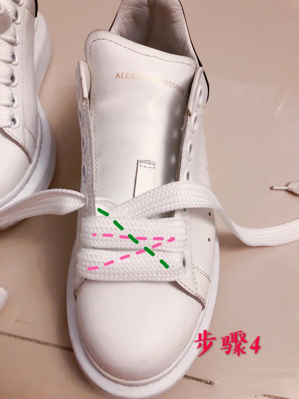 麦昆小白鞋鞋带系法慢动作,麦昆小白鞋鞋带怎么系教程视频