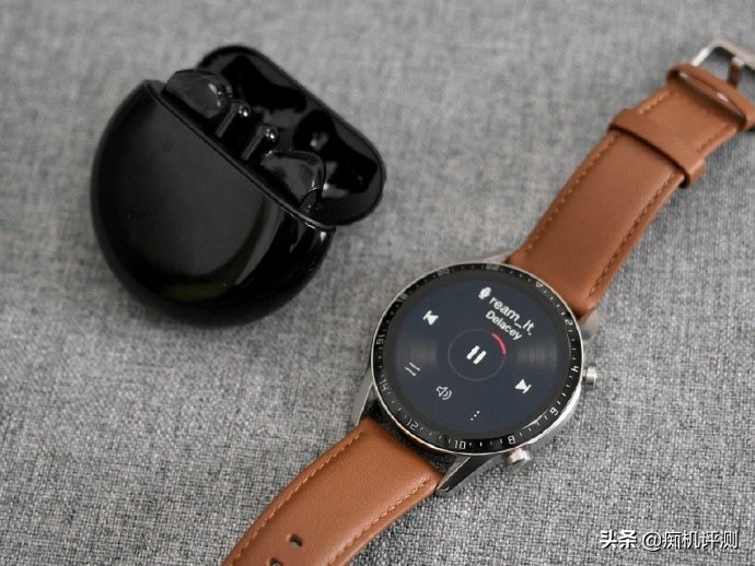 华为freebuds4e和苹果airpods2怎么选,redmibuds3和airpods2代对比