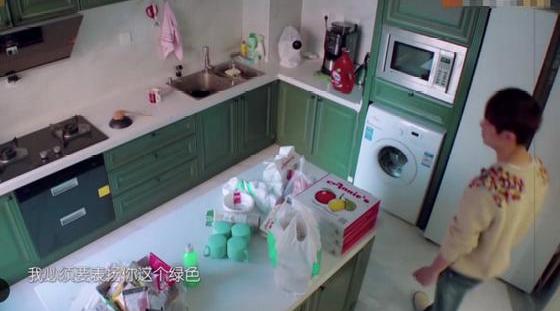 吴昕谈父亲居住环境,吴昕脏乱的房间