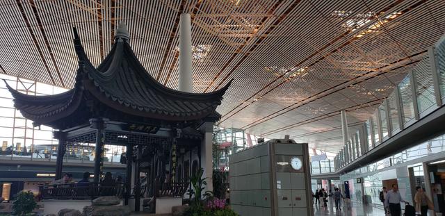 一杯敬故乡一杯敬远方下一句,一杯敬故乡一杯敬远方的歌名