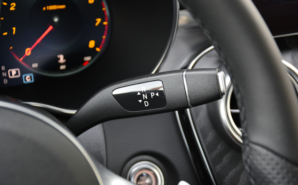 你会放弃燃油车选择新能源汽车吗,奔驰c级和宝马3系奥迪a4l怎么选