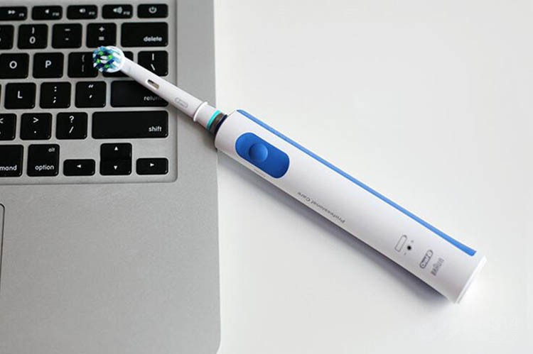 清洁效果强电动牙刷,电动牙刷清洁牙齿保持口腔健康